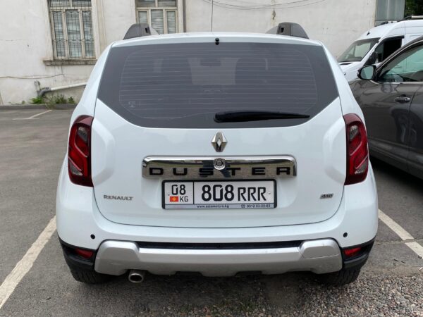 Renault Duster White 2017 AWD Auto - Image 3