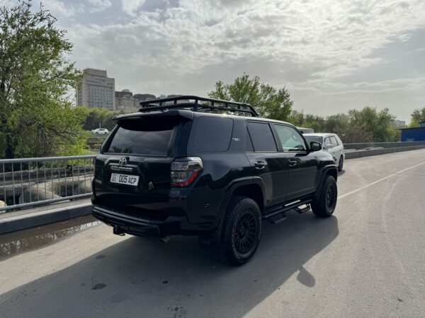 2020 Toyota 4Runner Black Auto - Image 3