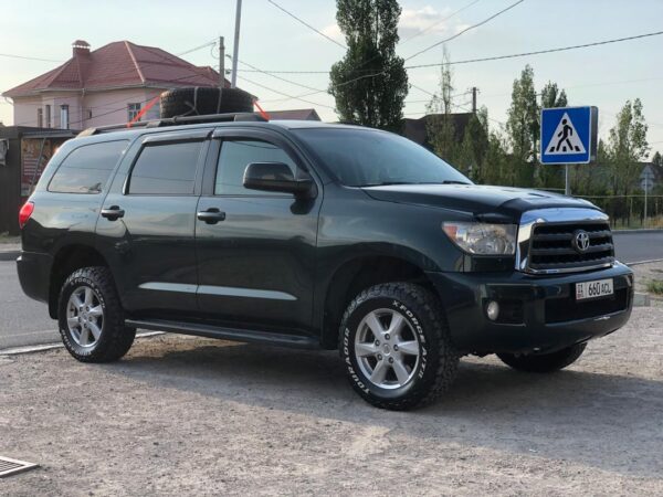 Toyota Sequoia Green 4x4 Gasoline Automatic - Image 2