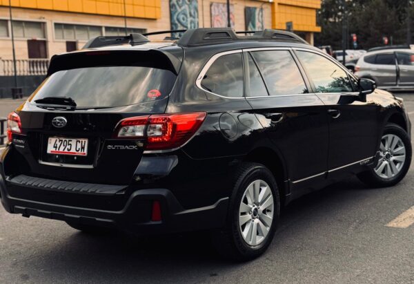 Subaru Outback 2019 AWD Auto - Image 3